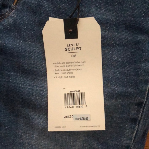 High Rise Levi’s Jeans - Picture 2 of 4